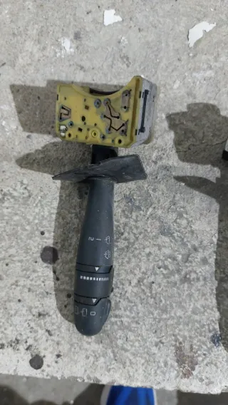 Palanca limpiaparabrisas, focos, caudalimetro