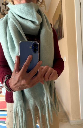 Bufanda grande suave verde agua con flecos