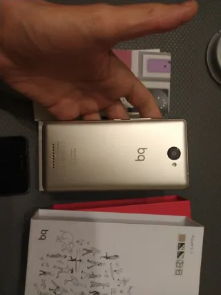 BQ Aquaris U Plateado/ Y negro U Plus