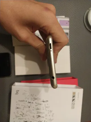 BQ Aquaris U Plateado/ Y negro U Plus