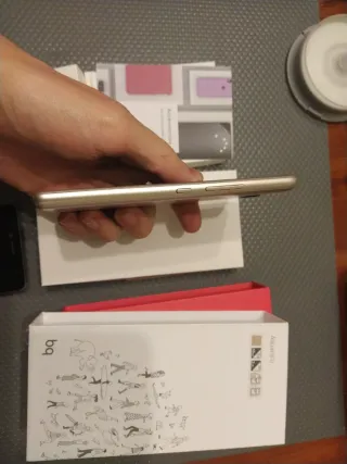 BQ Aquaris U Plateado/ Y negro U Plus