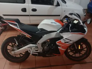 Aprilia RS 125 (Moto Deportiva)