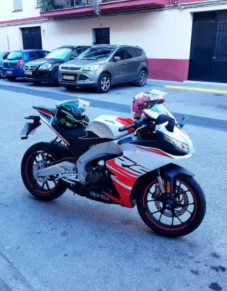 Aprilia RS 125 (Moto Deportiva)