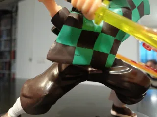 Figura Tanjiro Kimetsu no Yaiba con Espada