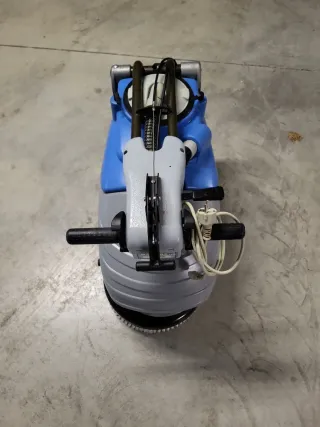 Maquina fregasuelos a bateria ONYX