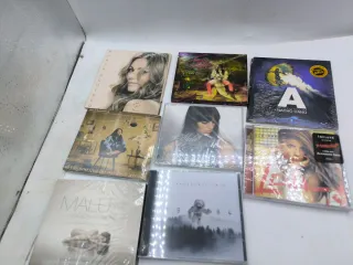 33 CDs Variados Nuevos precintados 10€ unidad