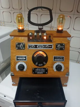 Radio Vintage Spirit of St. Louis Wireless radio.