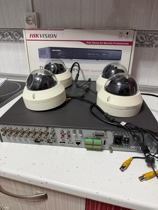 Kit Videovigilancia Hikvision 4 con Cámaras