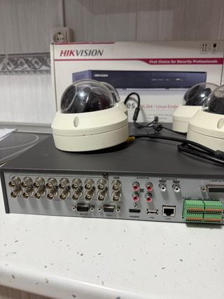 Kit Videovigilancia Hikvision 4 con Cámaras
