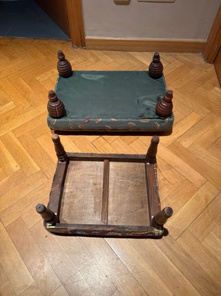 2 Escabeles tapizados