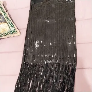 Vestido lentejuelas negro con flecos