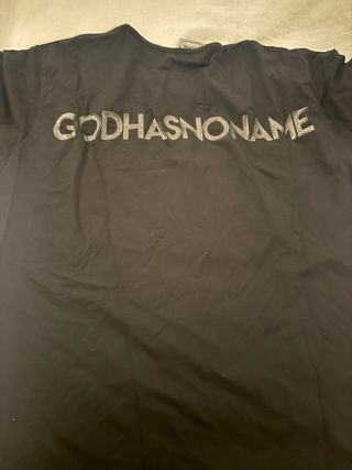 Camiseta Negra God Has No Name