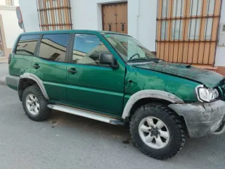 Nissan Terrano II 2000