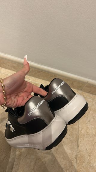 Zapatillas Karl Lagerfeld Negras y Plateadas