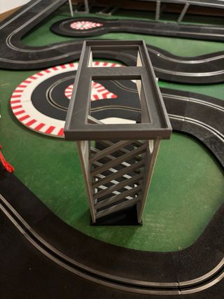 Torre Scalextric con soporte móvil