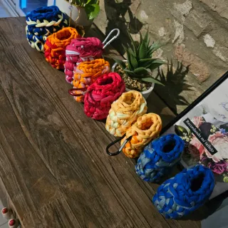 Funda crochet Airpods/Soundcore azul y gris