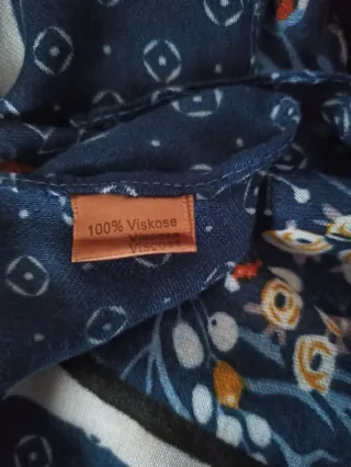 Pañuelo estampado floral azul