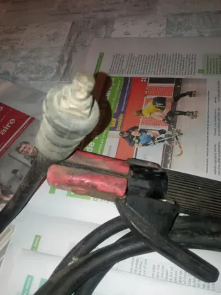 Cable y pinza de soldador