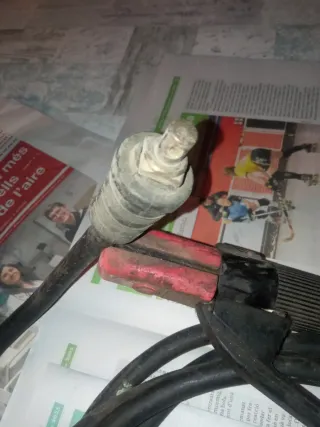 Cable y pinza de soldador