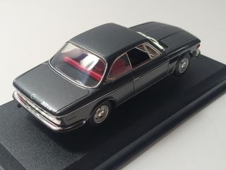BMW 3.0 CS de 1971 a escala 1:43 (Detail Cars)
