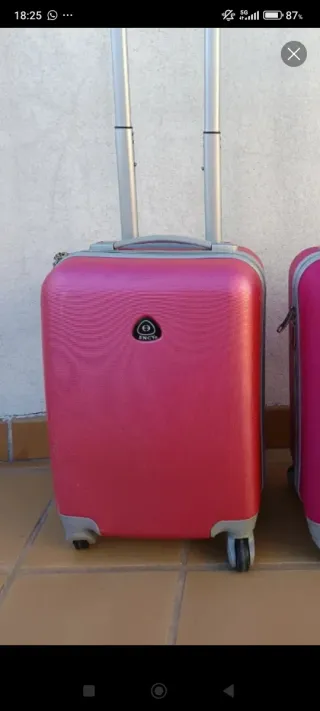 Maleta de viaje rosa marca ENC