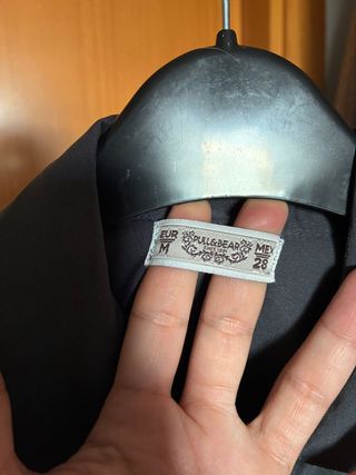 Blusa Pull and Bear gris