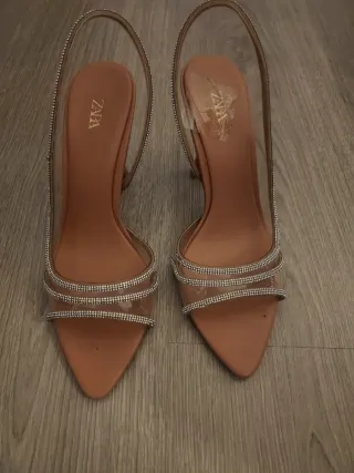 Zapatos de tacón ZARA plateados y marrones