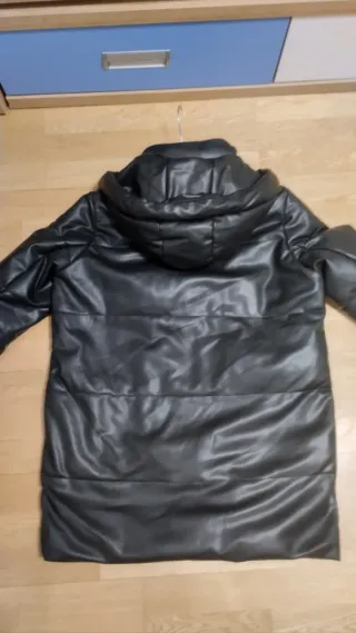 Abrigo Zara Negro Piel Sintética Capucha