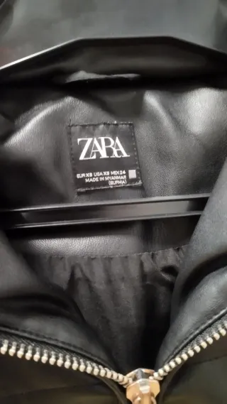 Abrigo Zara Negro Piel Sintética Capucha