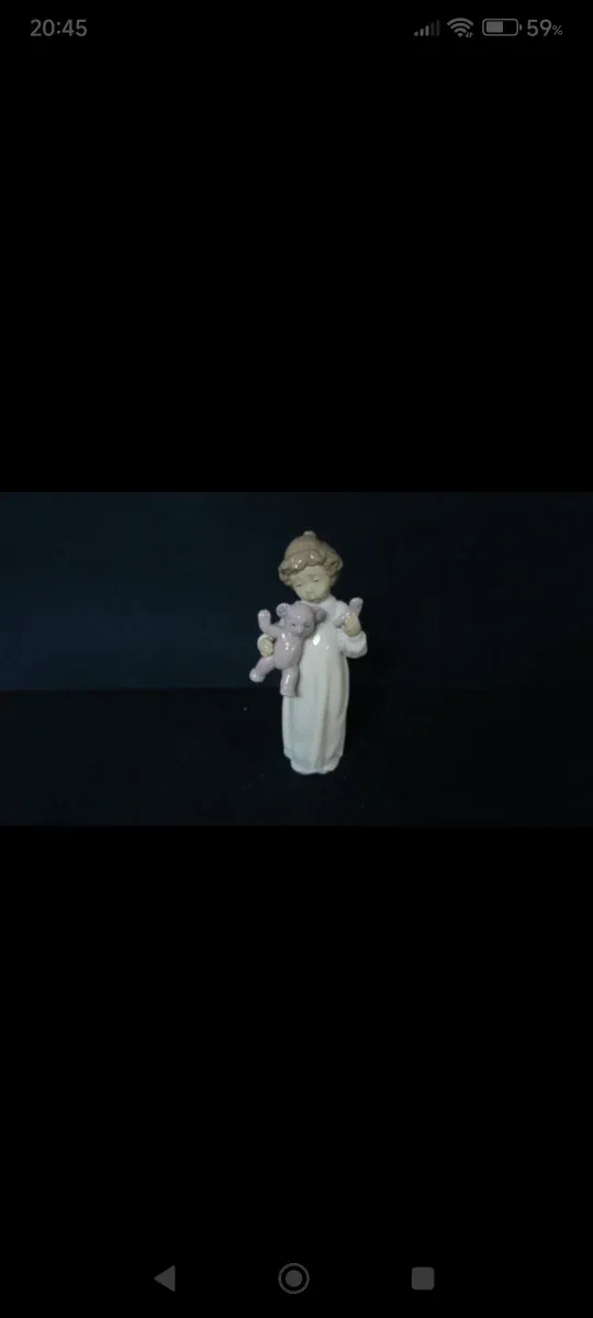 Figura Nao Niña con Osito Porcelana