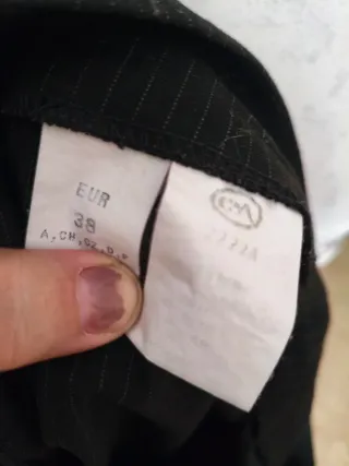 Falda de vestir negra con raya diplomática