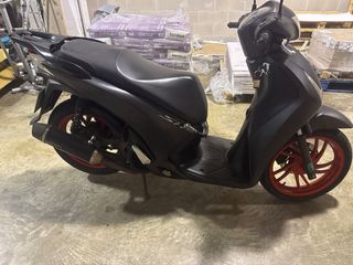 Honda SH 125i Negra