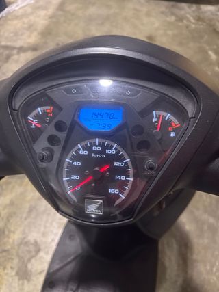 Honda SH 125i Negra