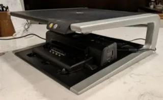 Regalo Dockstation Dell con soporte monitor