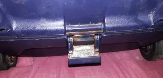 Maleta de viaje azul con ruedas