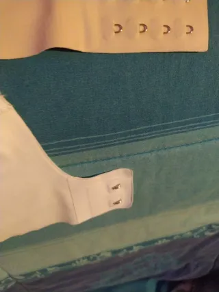 Set reggiseni beige e bianco