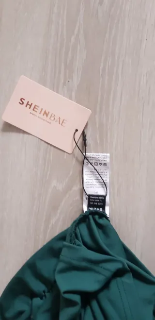 Vestido verde con tirantes