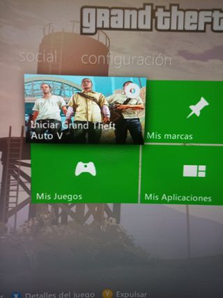 GRAND THEFT AUTO V – Xbox 360  leer