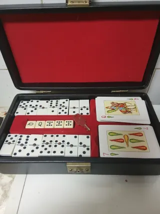 Maletín de juegos: Domino y Cartas