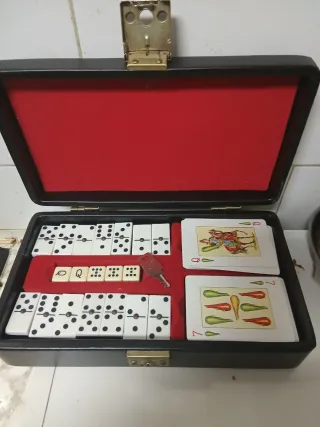 Maletín de juegos: Domino y Cartas