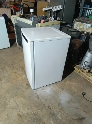 Congelador pequeño blanco