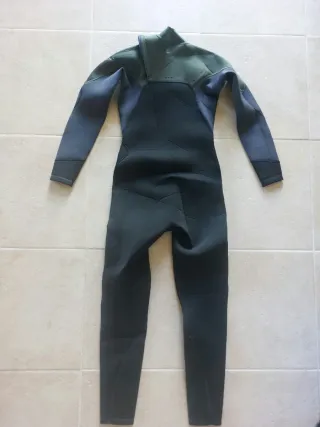Traje neopreno niño y accesorios surf