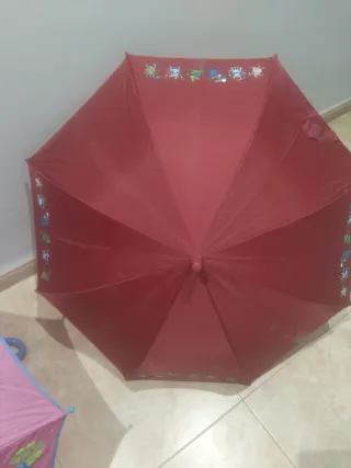 Paraguas infantiles (rosa y rojo)
