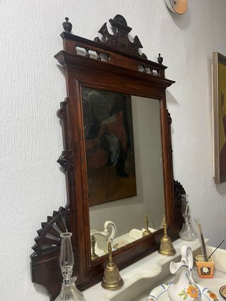 Cómoda de época madera y mármol