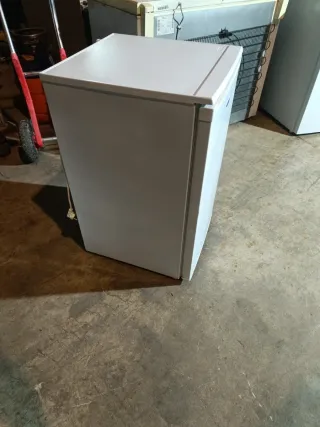Congelador pequeño blanco