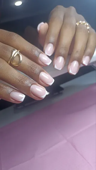 Manicurista a domicilio 5 años de experiencia