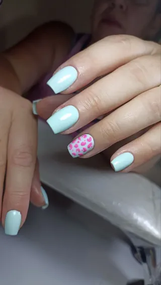 Manicurista a domicilio 5 años de experiencia