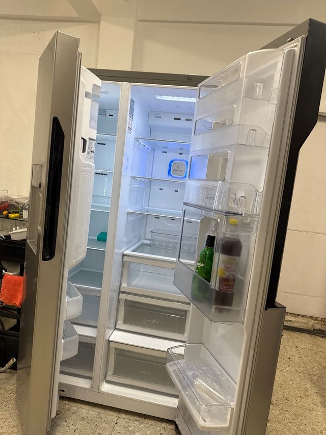 Refrigerador Americana Plata y Blanco