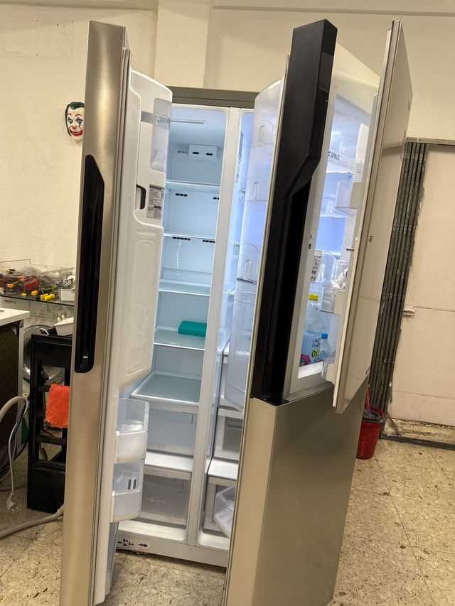 Refrigerador Americana Plata y Blanco