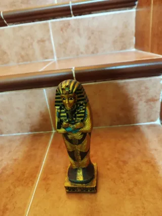 Figura Egipcia Tutankamón